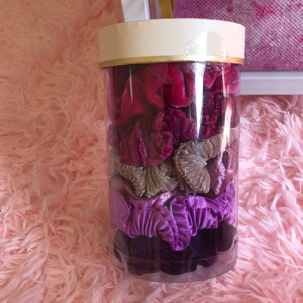 New 6 Pack Velvet Scrunchies!